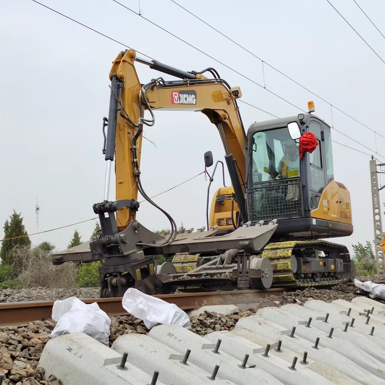 What is a Railroad Excavator: The Ultimate Guide to Rail Maintenance Efficiency